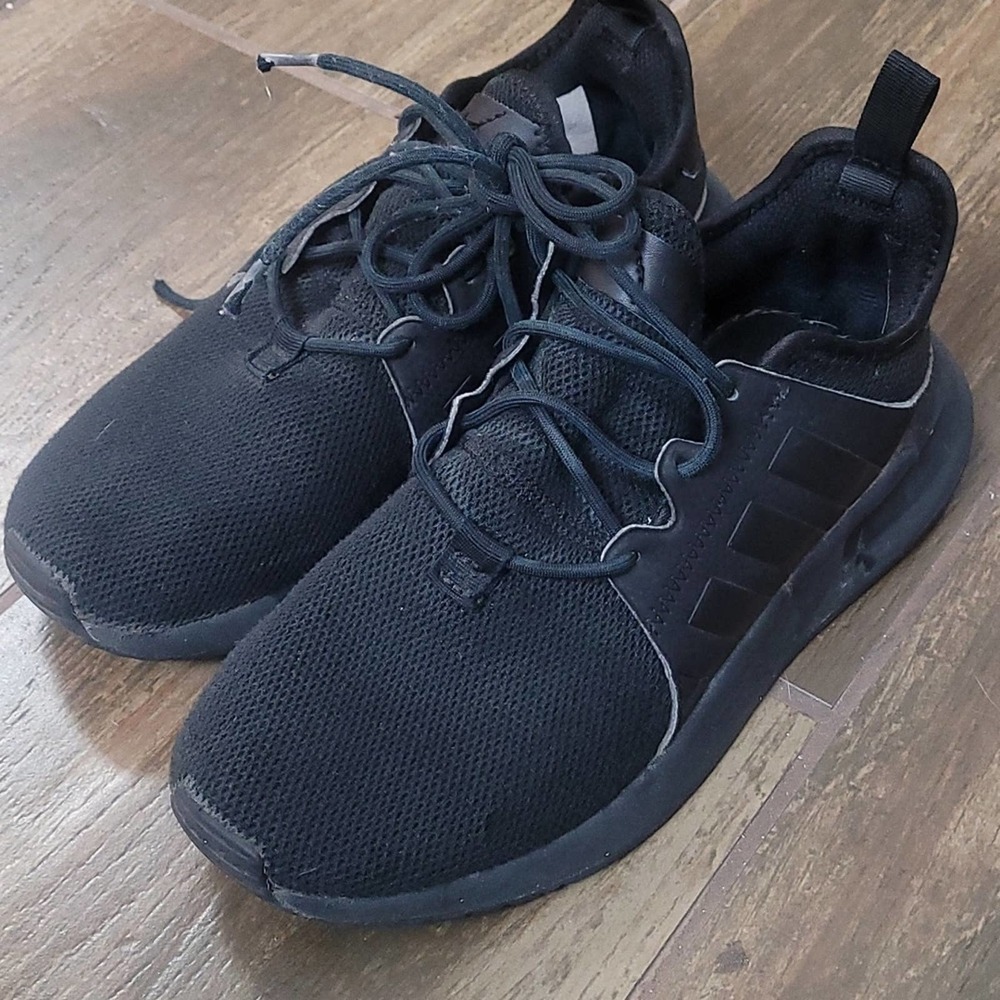 Adidas Sneakers Boys Sz 4 Black